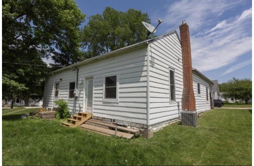 313 N Madison St, Cuba City, WI 53807