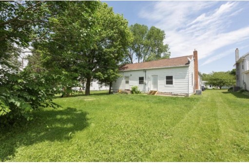 313 N Madison St, Cuba City, WI 53807