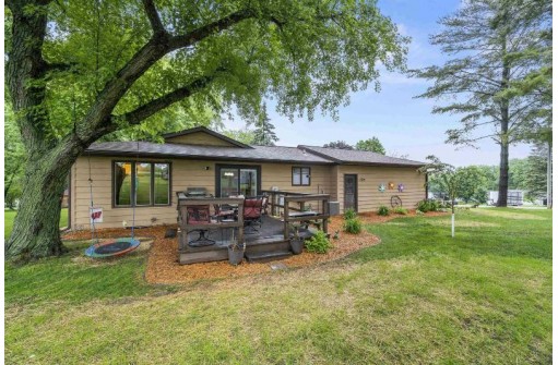 616 Shagbark Ln, DeForest, WI 53532