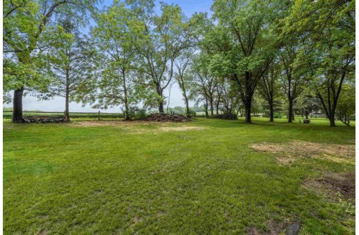 616 Shagbark Ln, DeForest, WI 53532