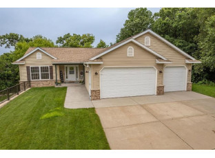 1731 Valley View Dr Baraboo, WI 53913