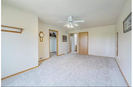 6725 Reston Heights Dr 3, Madison, WI 53718