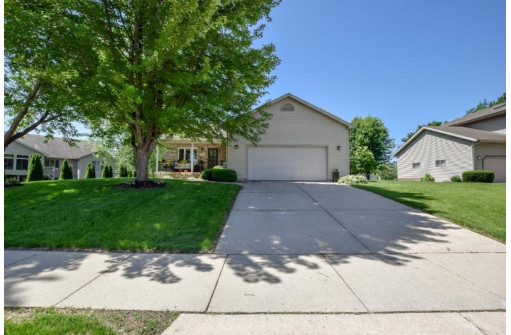 483 Cledell St, Oregon, WI 53575