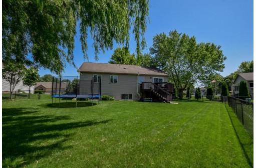 483 Cledell St, Oregon, WI 53575