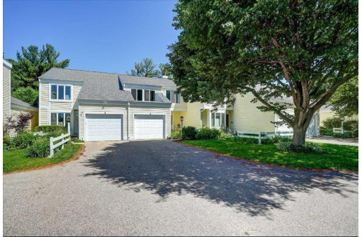 6 Red Cedar Tr, Madison, WI 53717