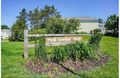 6 Red Cedar Tr, Madison, WI 53717