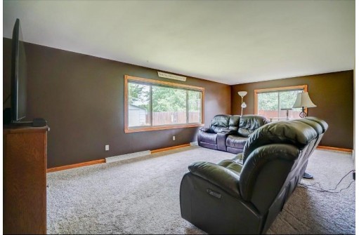 111 Winston Way, Waunakee, WI 53597