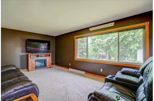 111 Winston Way, Waunakee, WI 53597