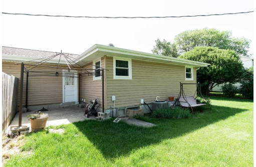 1251 Friendship Dr, Janesville, WI 53546