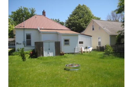 411 N Beaumont Rd, Prairie Du Chien, WI 53821