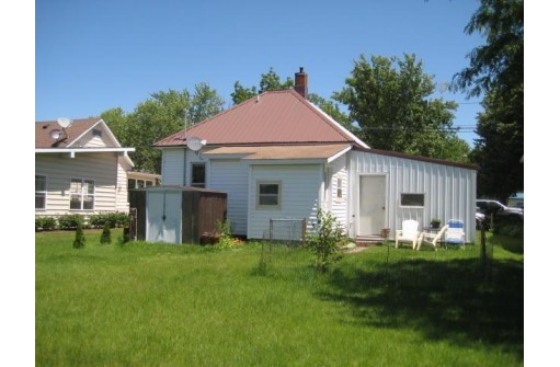 411 N Beaumont Rd, Prairie Du Chien, WI 53821