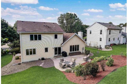 17 Maple Grove Ct, Madison, WI 53719-1545