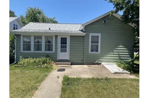 751 Moore St, Beloit, WI 53511