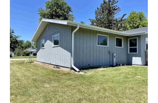 104 E 3rd Ave, Brodhead, WI 53520