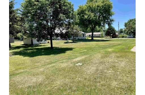 104 E 3rd Ave, Brodhead, WI 53520