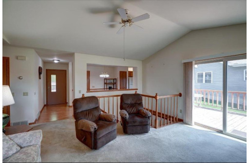 829 W Mohawk Tr, DeForest, WI 53532