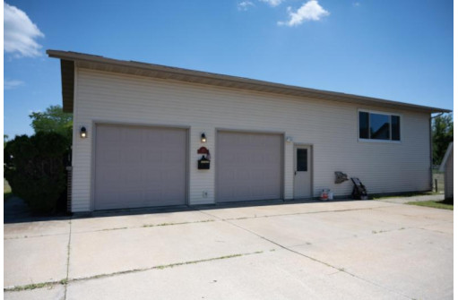 625 W Bridge St, New Lisbon, WI 53950