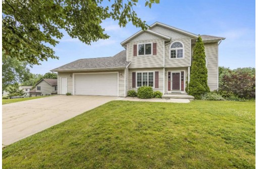 109 Sandy Ct, Mount Horeb, WI 53572