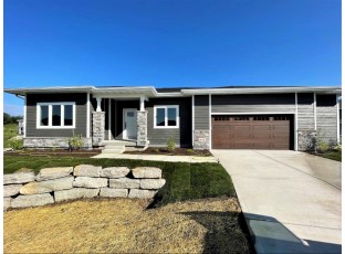 4973 Prairie Spring Ct Waunakee, WI 53597