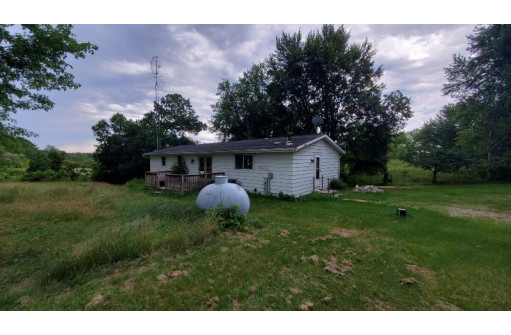 342 Hwy 82, Oxford, WI 53952