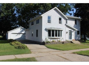 406 E Chestnut St Pardeeville, WI 53954