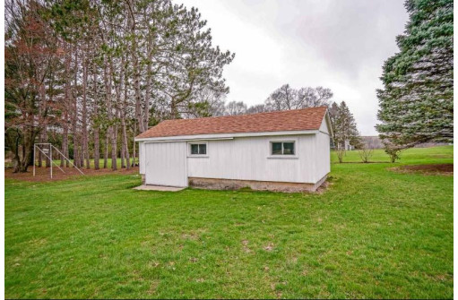 6181 County Road P, Dane, WI 53529