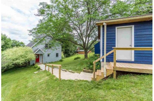 S736 Pueblo Ct, La Valle, WI 53941