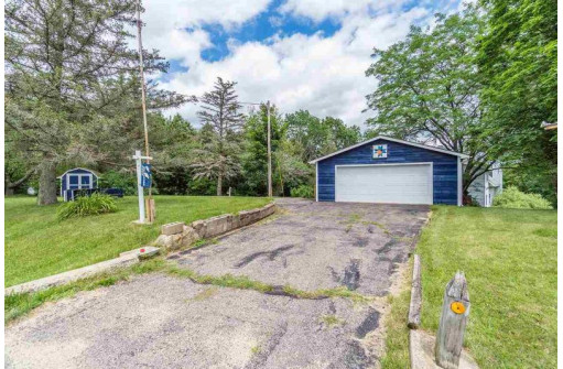 S736 Pueblo Ct, La Valle, WI 53941