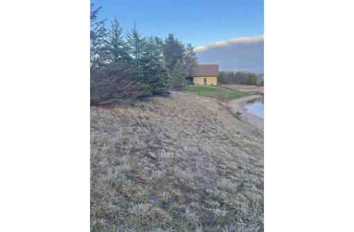 W5493 Windcrest Ct, New Lisbon, WI 53950