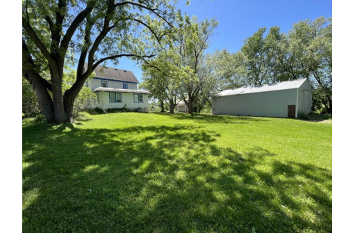 907 Elmer Rd, New Glarus, WI 53574