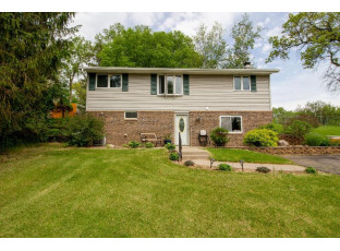 N6736 Blackhawk Rd Portage, WI 53901