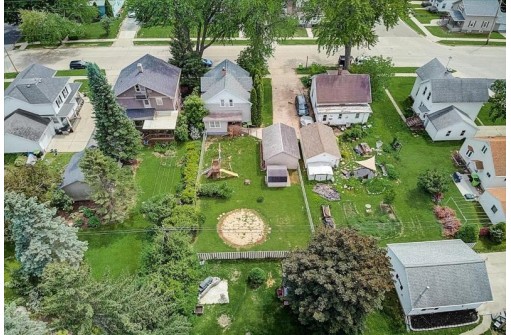 306 Prospect Ave, Beaver Dam, WI 53916