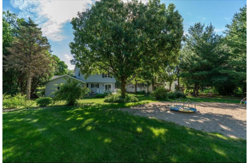 5 Laramie Ct, Madison, WI 53719