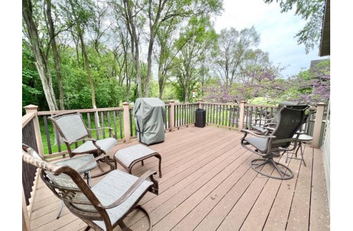 2424 Stonehedge Ln, Beloit, WI 53511-6703