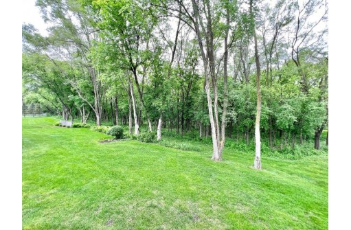 2424 Stonehedge Ln, Beloit, WI 53511-6703