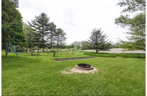 1961 County Road Mm, Fitchburg, WI 53575