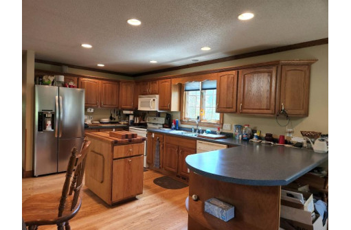 352 Quiet Waters Tr, Nekoosa, WI 54457