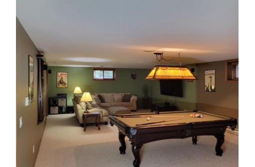 S4348 Fox Hill Cir, Baraboo, WI 53913