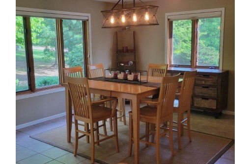 S4348 Fox Hill Cir, Baraboo, WI 53913