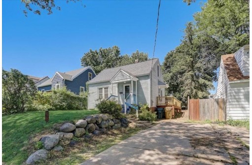 1814 Schlimgen Ave, Madison, WI 53704