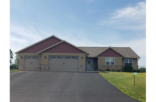 W7351 White Oak Run, Pardeeville, WI 53954