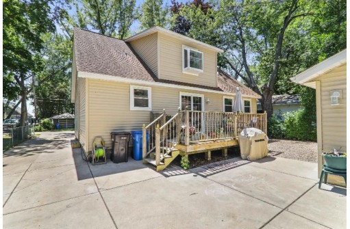 3156 Sunnyside St, Stoughton, WI 53589