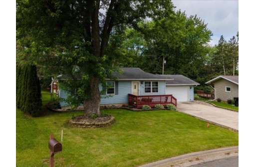 420 W Lincoln Dr, DeForest, WI 53532-1209