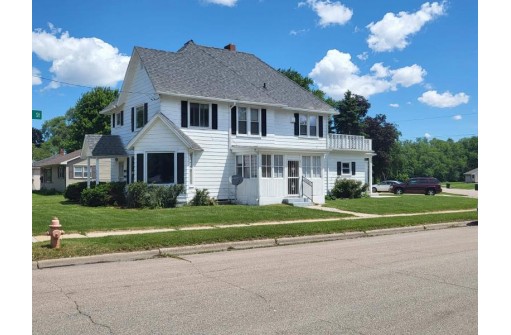 1347 Center Ave, Janesville, WI 53546