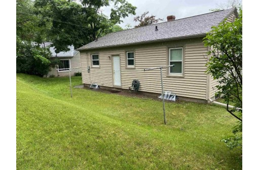 513 S Rosa St, Richland Center, WI 53581