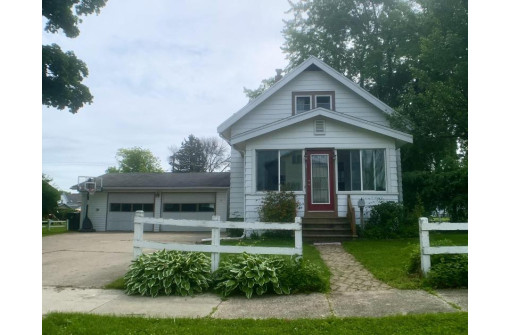 29 S Grove St, Waupun, WI 53963