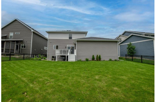 2830 No Oaks Ridge, Fitchburg, WI 53711