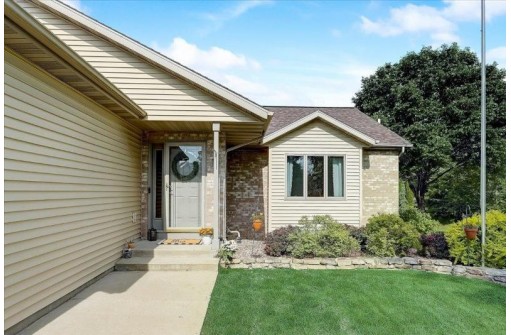 3268 Edmonton Dr, Sun Prairie, WI 53590