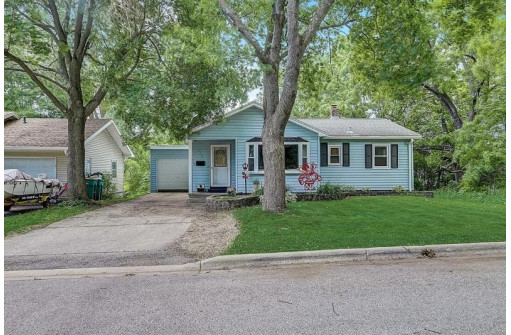 212 Highland St, Mount Horeb, WI 53572