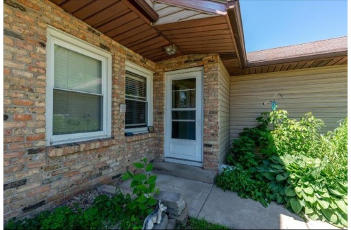 1009 Moorland Rd, Madison, WI 53713